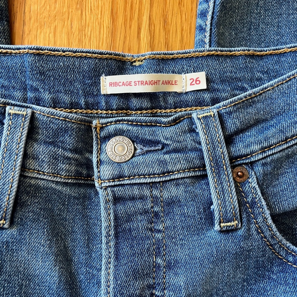Levi's Women's Ribcage Straight Ankle Jeans - Classic Blue